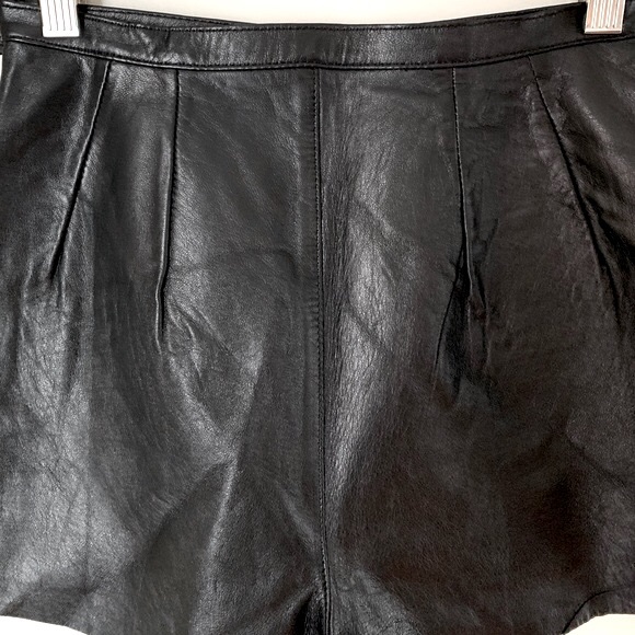American Apparel size 24/25 leather short - Picture 11 of 15